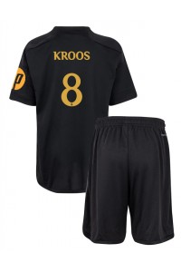 Fotbalové Dres Real Madrid Toni Kroos #8 Dětské Třetí Oblečení 2023-24 Krátký Rukáv (+ trenýrky)